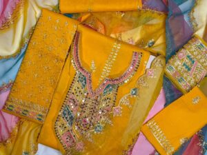 Eid Collection 2025 – ESL-07A/B-24 | Heavy Embroidered Lawn Suit with Chiffon Dupatta