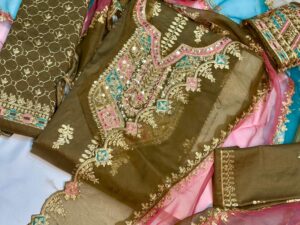 Eid Collection 2025 – ESL-07A/B-24 | Heavy Embroidered Lawn Suit with Chiffon Dupatta